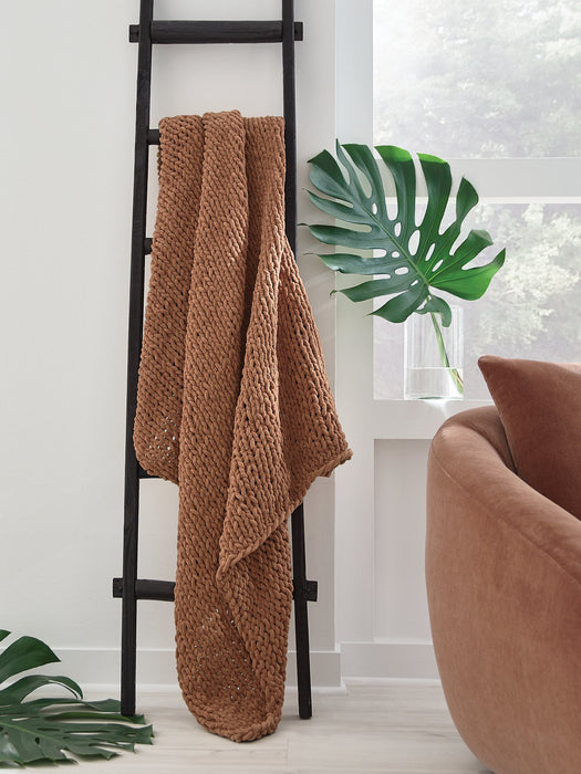 Chaddon Throw - Nick's Furniture (IL)