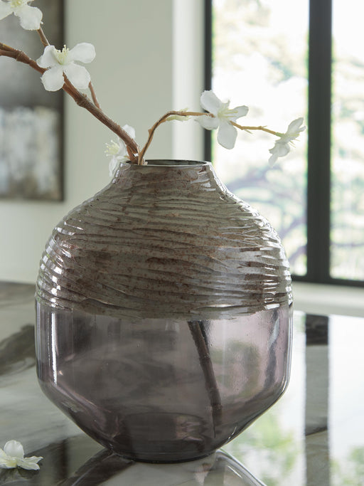 Harpwick Vase - Nick's Furniture (IL)