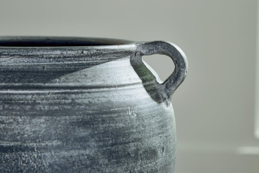 Meadie Vase - Nick's Furniture (IL)