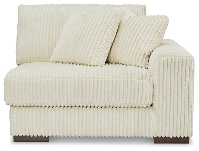 Lindyn Sectional Sofa - Nick's Furniture (IL)