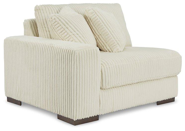 Lindyn Sectional Sofa - Nick's Furniture (IL)