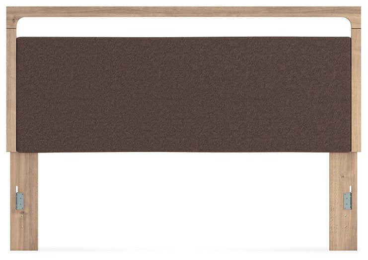 Kinlanni Upholstered Bed - Nick's Furniture (IL)