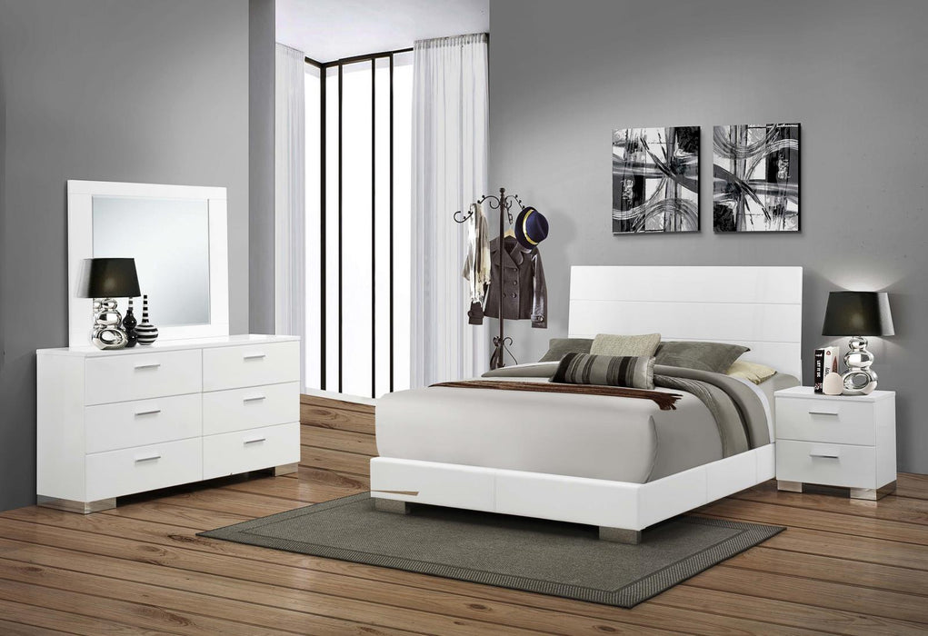 Felicity 4-piece California King Bedroom Set Glossy White image