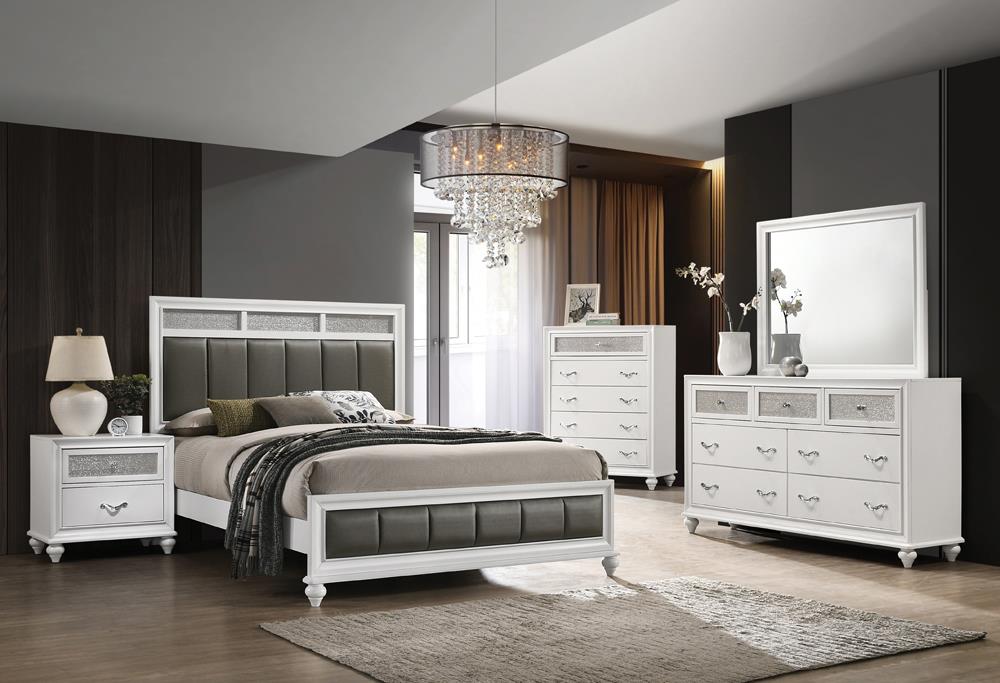 Barzini 4-piece California King Panel Bedroom Set White image