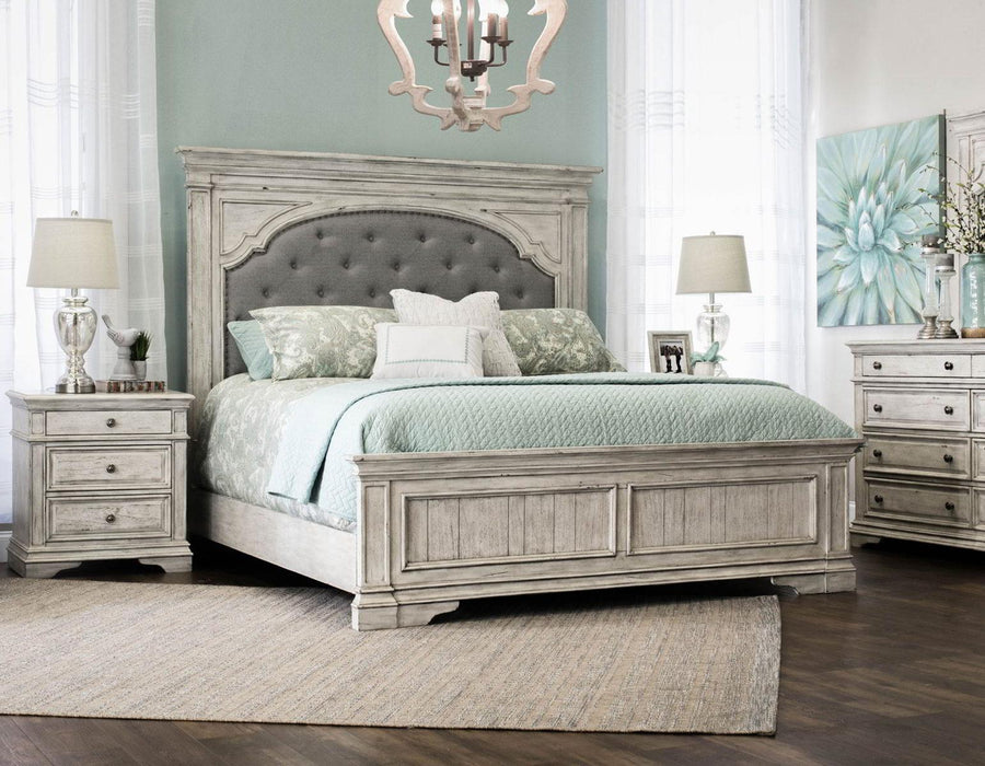 Steve Silver Highland Park Queen Panel Bed in Cathedral White image